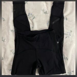 Lululemon Athletica Black Leggings with Zipper Pocket